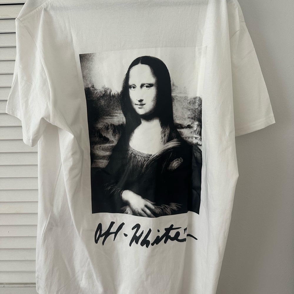 Off- white shirt 🤍